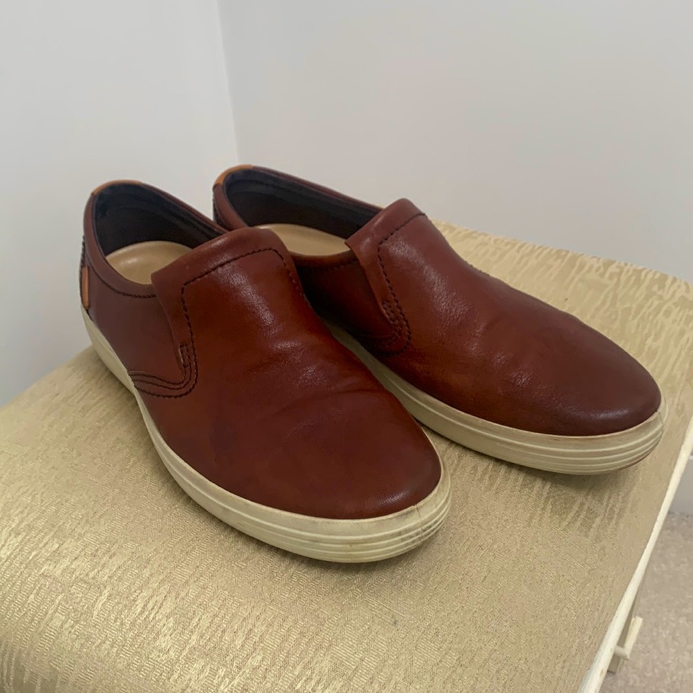 LIKE NEW High quality Ecco slip-on’s